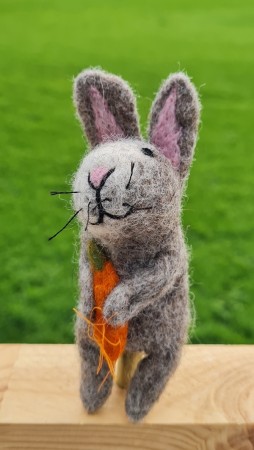 Kanin / hare, fingerdokke, grå 1