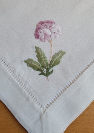 Serviett, kvit lin, handbrodert, 2