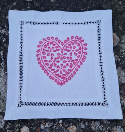 Brodert pute, til å ha lavendel eller såpestykke i. 2